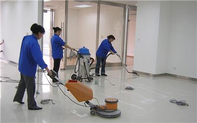 口碑與服務(wù)并重 如何選擇高性?xún)r(jià)比的開(kāi)荒保潔服務(wù)